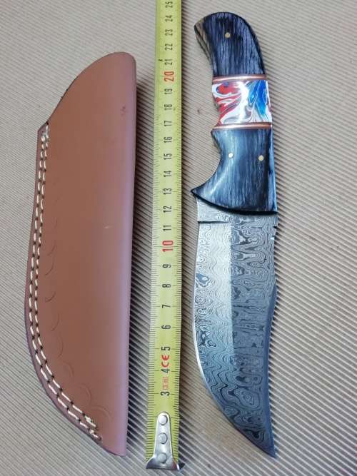 HANDMADE DAMASCUS STEEL HUNTING KNIFE !!!