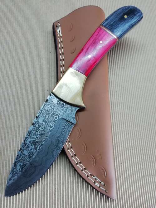 HANDMADE DAMASCUS STEEL HUNTING KNIFE !!!