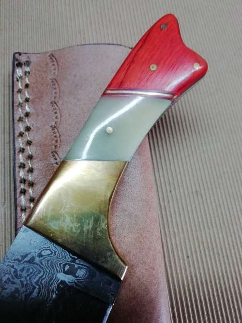 HANDMADE DAMASCUS STEEL HUNTING KNIFE !!!