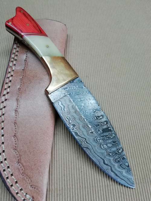 HANDMADE DAMASCUS STEEL HUNTING KNIFE !!!