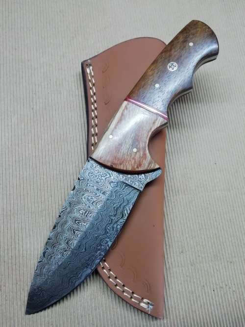 HANDMADE DAMASCUS STEEL HUNTING KNIFE !!!