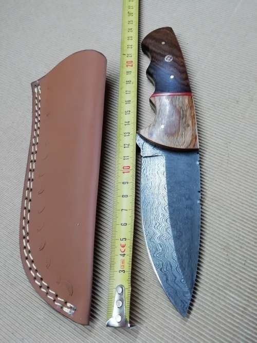 HANDMADE DAMASCUS STEEL HUNTING KNIFE !!!