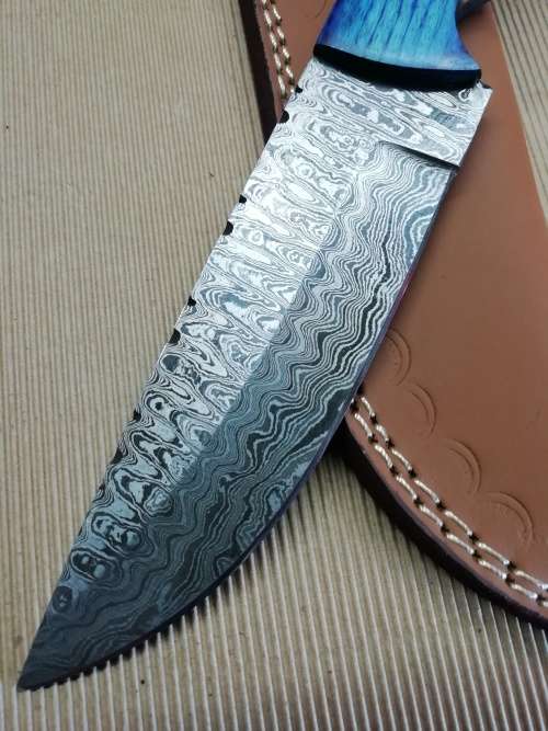 HANDMADE DAMASCUS STEEL HUNTING KNIFE !!!