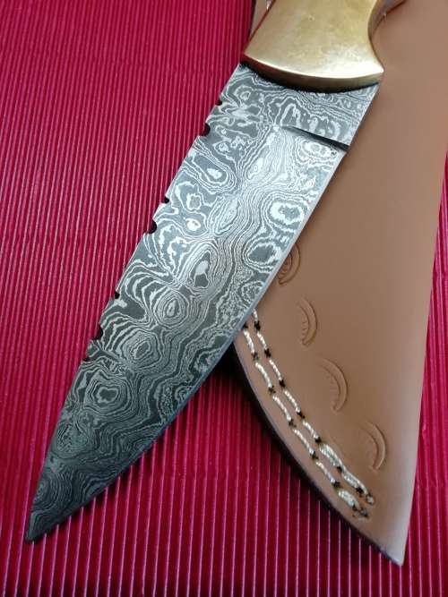 HANDMADE DAMASCUS STEEL HUNTING KNIFE !!!