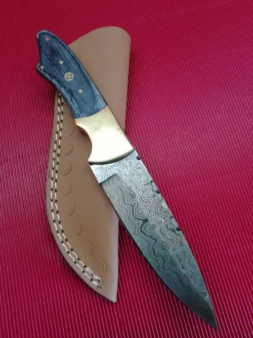 HANDMADE DAMASCUS STEEL HUNTING KNIFE !!!