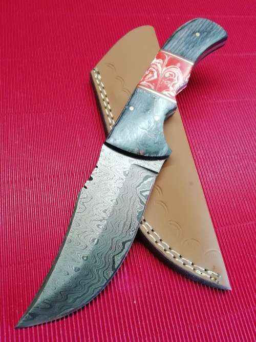 HANDMADE DAMASCUS STEEL HUNTING KNIFE !!!