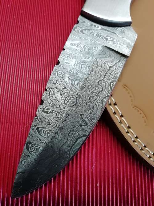 HANDMADE DAMASCUS STEEL HUNTING KNIFE !!!
