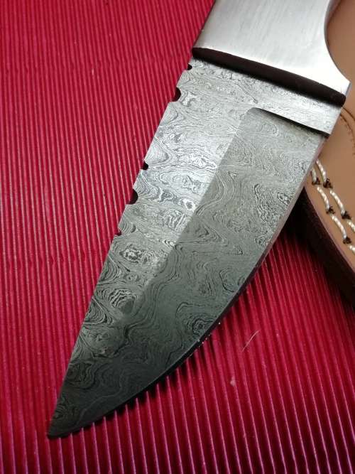 HANDMADE DAMASCUS STEEL HUNTING KNIFE !!!