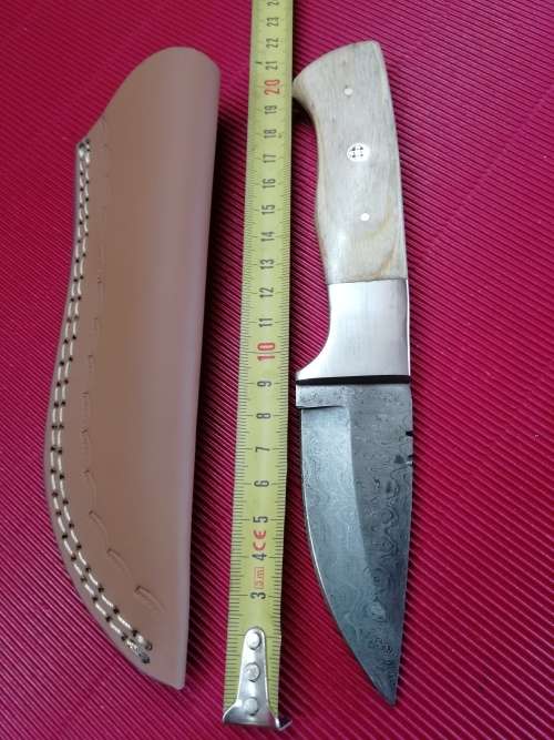 HANDMADE DAMASCUS STEEL HUNTING KNIFE !!!
