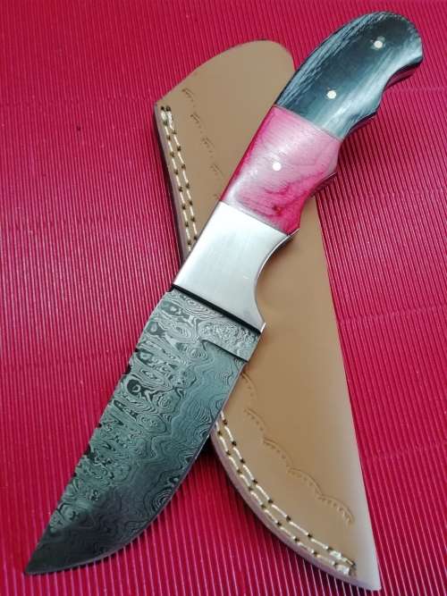 HANDMADE DAMASCUS STEEL HUNTING KNIFE !!!