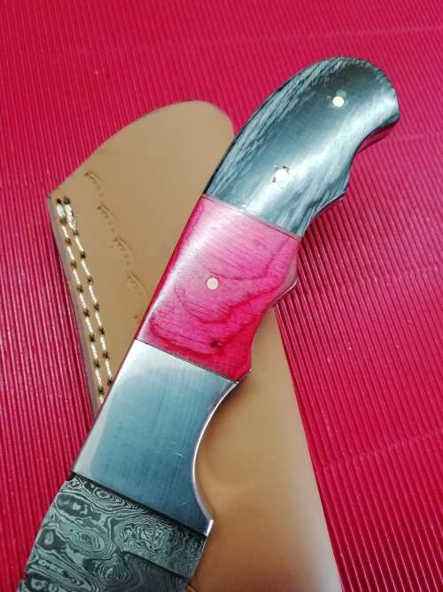 HANDMADE DAMASCUS STEEL HUNTING KNIFE !!!