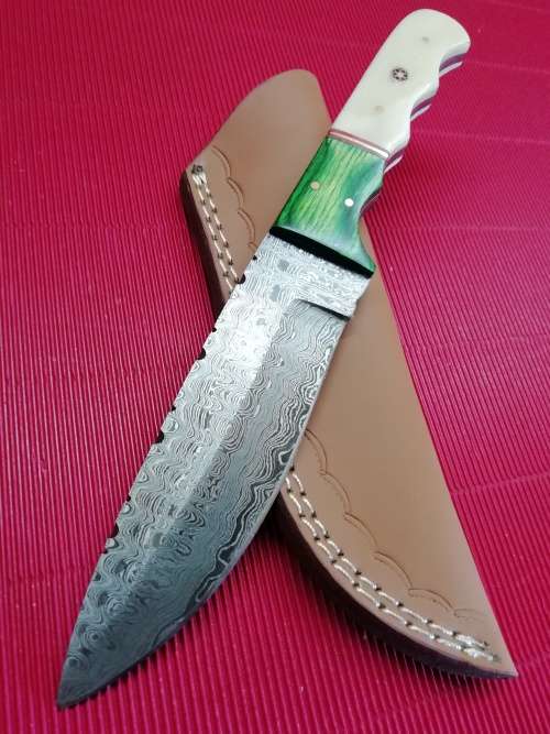 HANDMADE DAMASCUS STEEL HUNTING KNIFE !!!