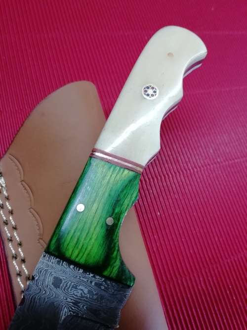 HANDMADE DAMASCUS STEEL HUNTING KNIFE !!!