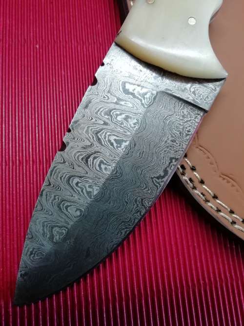 HANDMADE DAMASCUS STEEL HUNTING KNIFE !!!