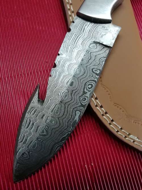 HANDMADE DAMASCUS STEEL HUNTING KNIFE !!!