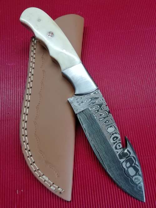 HANDMADE DAMASCUS STEEL HUNTING KNIFE !!!