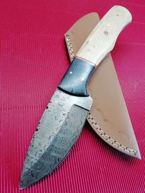 HANDMADE DAMASCUS STEEL HUNTING KNIFE !!!