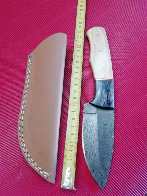 HANDMADE DAMASCUS STEEL HUNTING KNIFE !!!