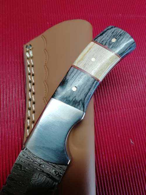 HANDMADE DAMASCUS STEEL HUNTING KNIFE !!!