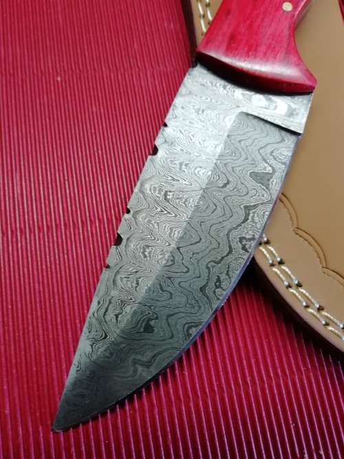HANDMADE DAMASCUS STEEL HUNTING KNIFE !!!