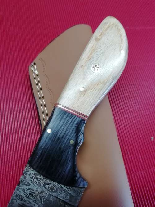 HANDMADE DAMASCUS STEEL HUNTING KNIFE !!!