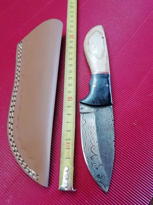 HANDMADE DAMASCUS STEEL HUNTING KNIFE !!!