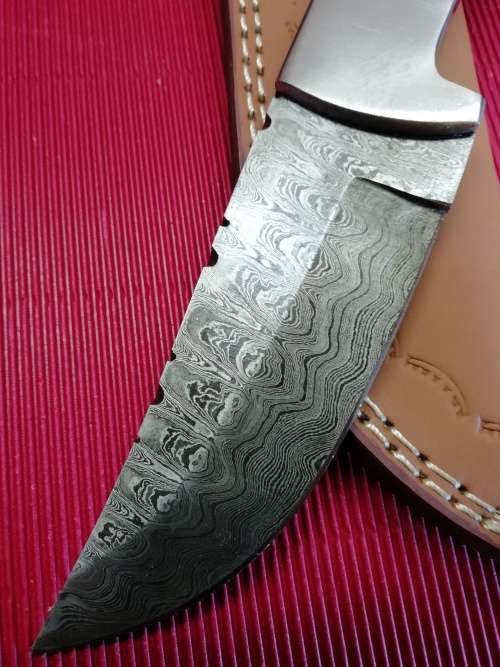 HANDMADE DAMASCUS STEEL HUNTING KNIFE !!!