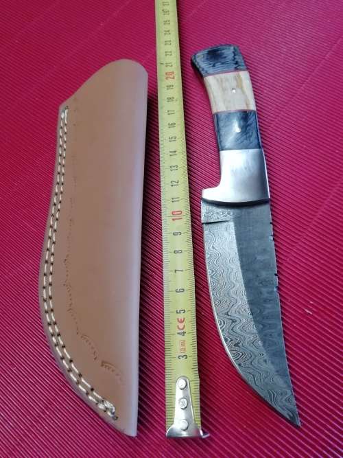HANDMADE DAMASCUS STEEL HUNTING KNIFE !!!