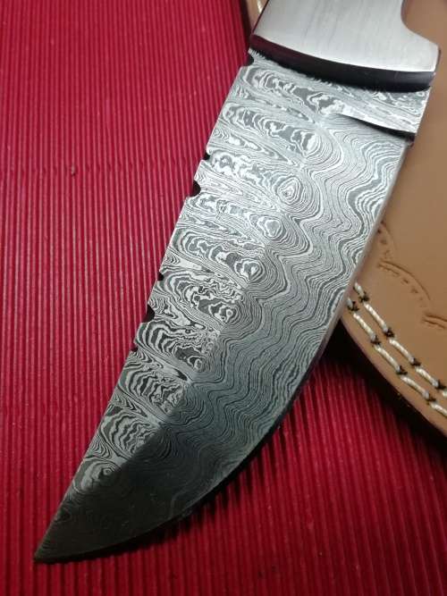 HANDMADE DAMASCUS STEEL HUNTING KNIFE !!!