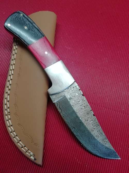 HANDMADE DAMASCUS STEEL HUNTING KNIFE !!!