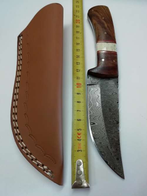 HANDMADE DAMASCUS STEEL HUNTING KNIFE !!!