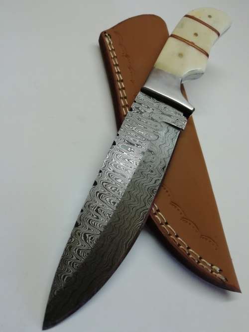 HANDMADE DAMASCUS STEEL HUNTING KNIFE !!!
