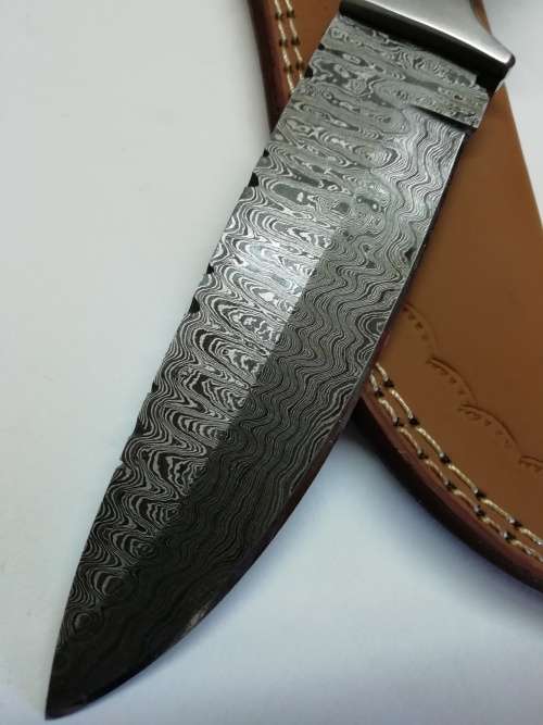 HANDMADE DAMASCUS STEEL HUNTING KNIFE !!!