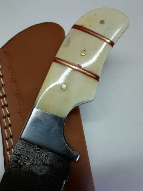 HANDMADE DAMASCUS STEEL HUNTING KNIFE !!!