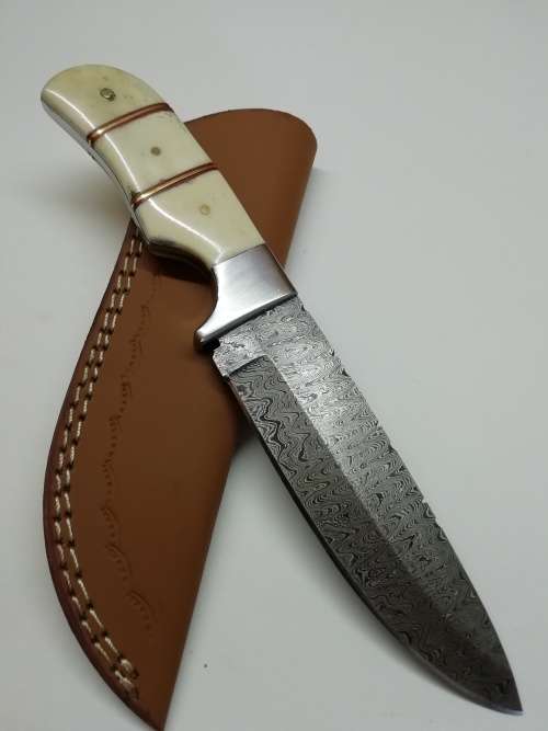 HANDMADE DAMASCUS STEEL HUNTING KNIFE !!!