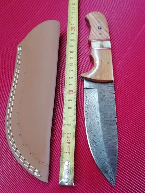 HANDMADE DAMASCUS STEEL HUNTING KNIFE !!!