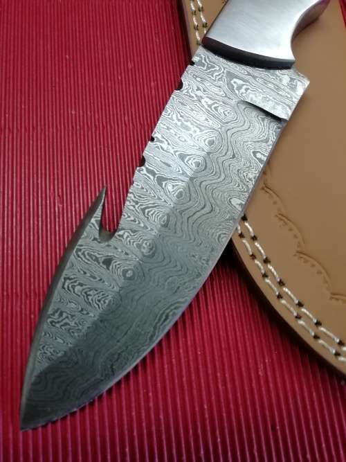 HANDMADE DAMASCUS STEEL HUNTING KNIFE !!!