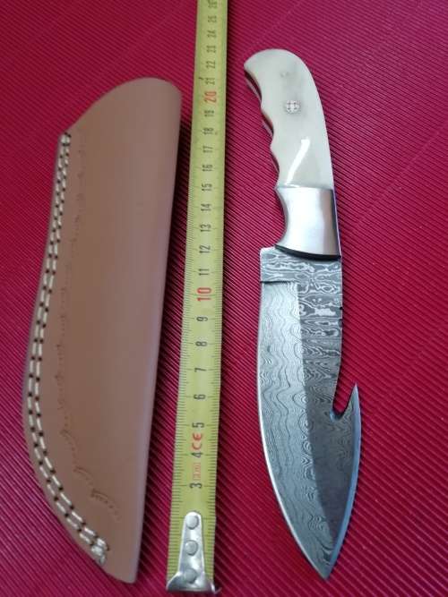 HANDMADE DAMASCUS STEEL HUNTING KNIFE !!!