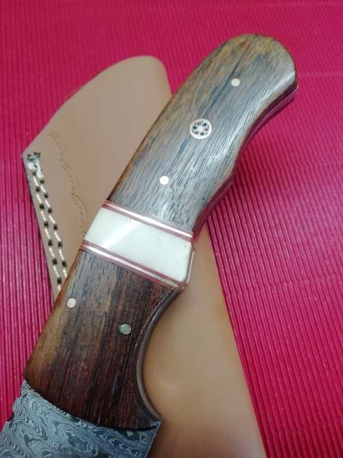 HANDMADE DAMASCUS STEEL HUNTING KNIFE !!!