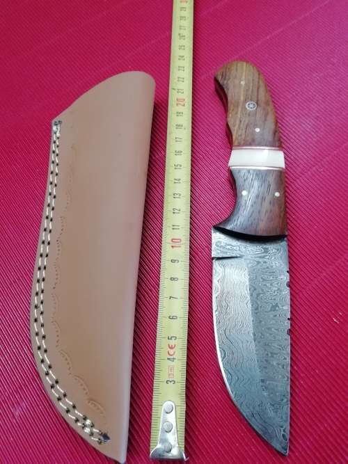 HANDMADE DAMASCUS STEEL HUNTING KNIFE !!!