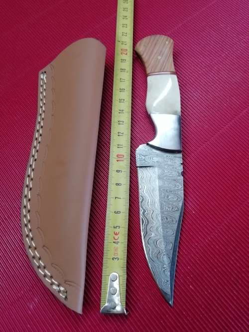 HANDMADE DAMASCUS STEEL HUNTING KNIFE !!!