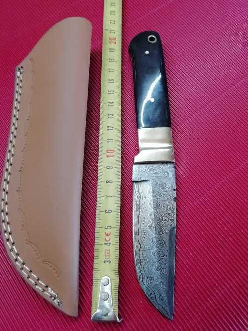 HANDMADE DAMASCUS STEEL HUNTING KNIFE !!!