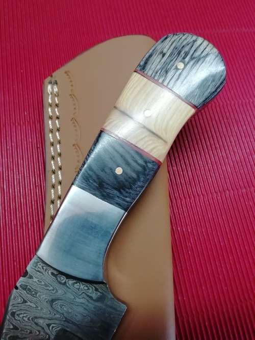 HANDMADE DAMASCUS STEEL HUNTING KNIFE !!!