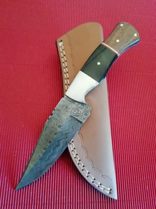 HANDMADE DAMASCUS STEEL HUNTING KNIFE !!!