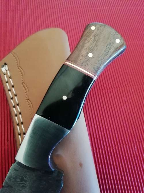 HANDMADE DAMASCUS STEEL HUNTING KNIFE !!!