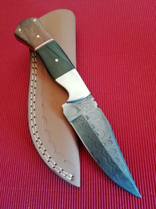 HANDMADE DAMASCUS STEEL HUNTING KNIFE !!!
