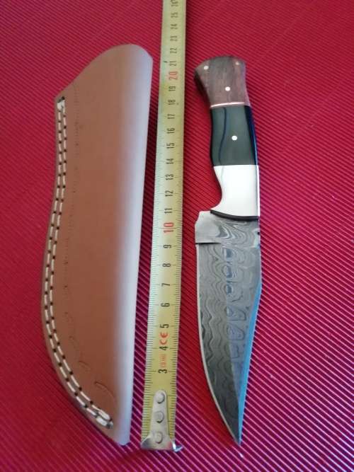 HANDMADE DAMASCUS STEEL HUNTING KNIFE !!!