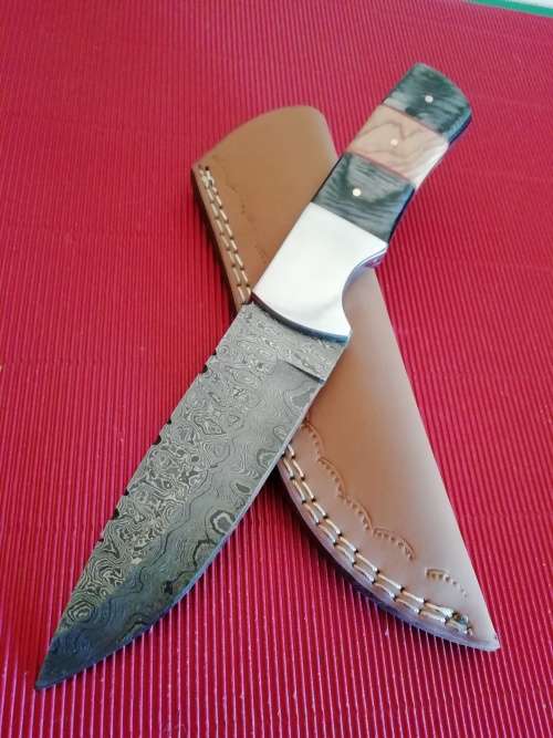 HANDMADE DAMASCUS STEEL HUNTING KNIFE !!!