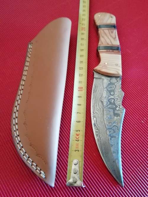 HANDMADE DAMASCUS STEEL HUNTING KNIFE !!!