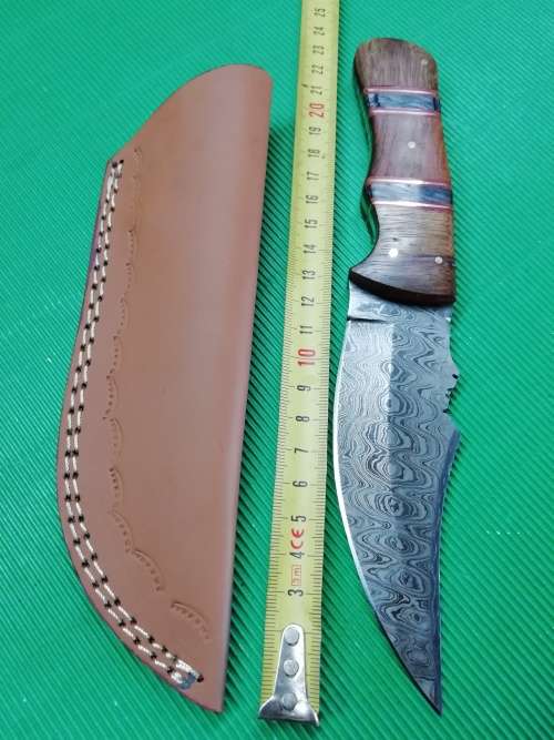HANDMADE DAMASCUS STEEL HUNTING KNIFE !!!